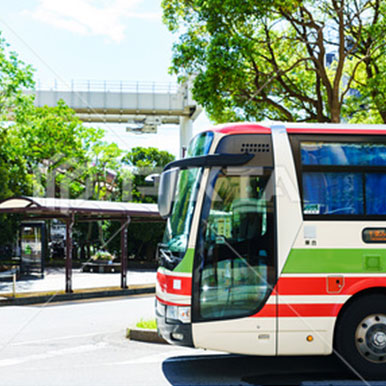 ホーチミン日本人学校のバスが停まる物件コーナー
