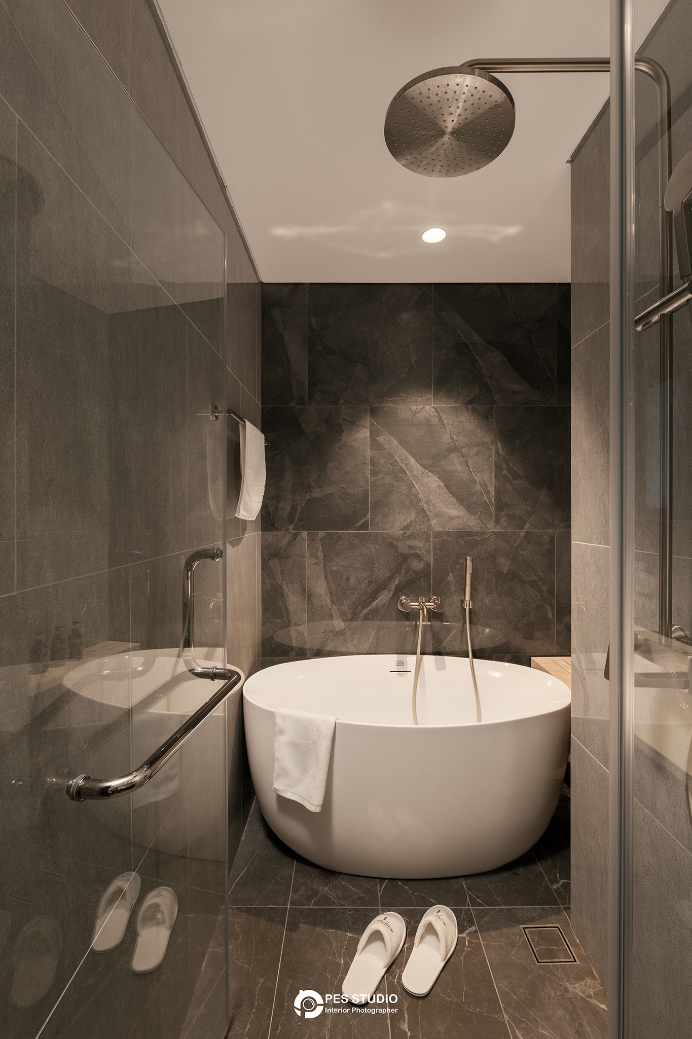 Bathtub