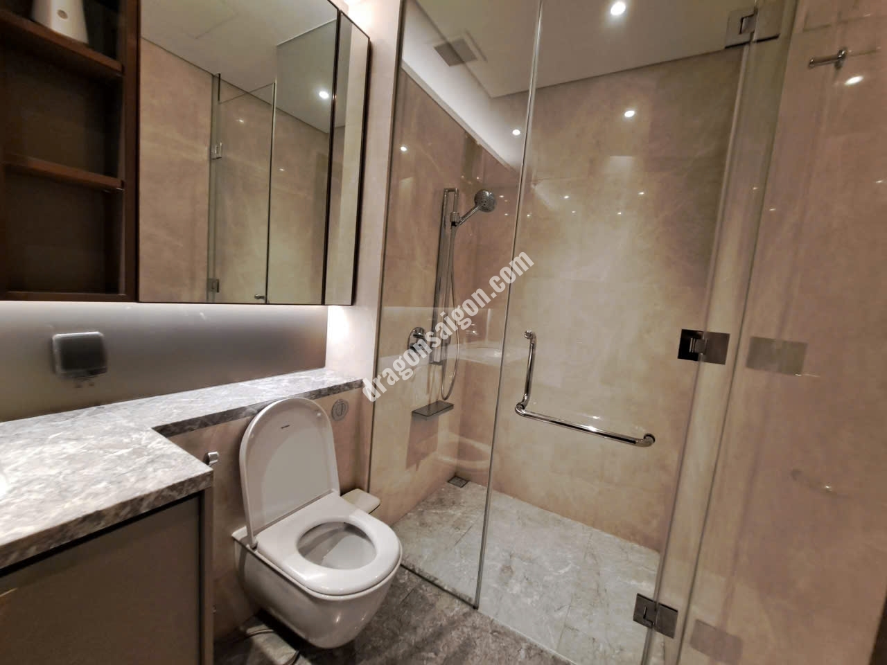 af05ad8d84a704f95db623