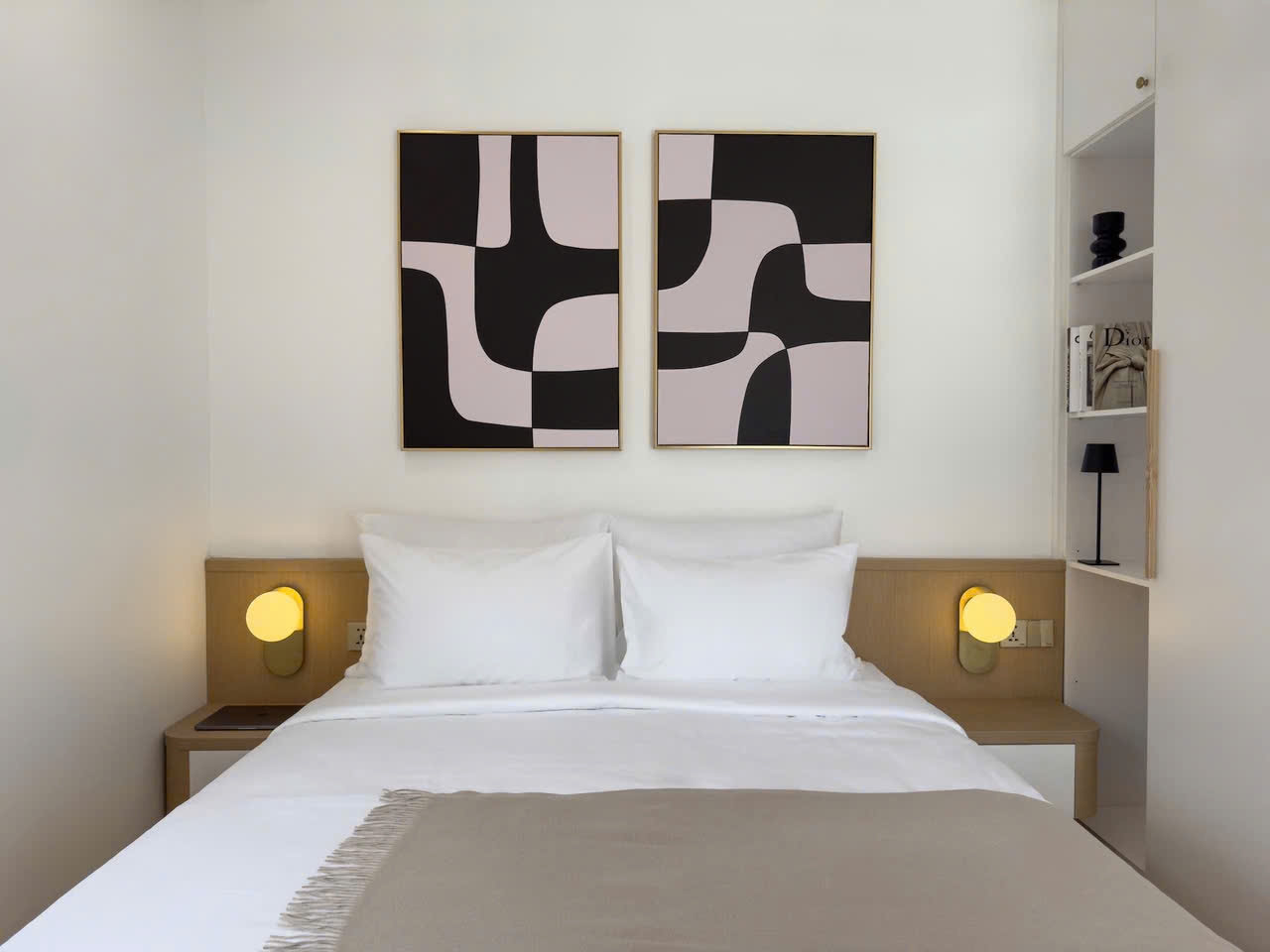 33894999683914144265